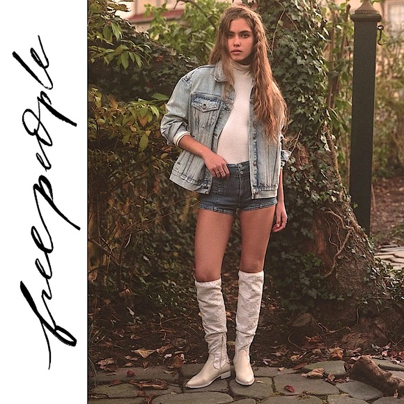 NWT We The Free People Jolene Trucker Denim Jean Jacket in Tennessee River S - Picture 2 of 16